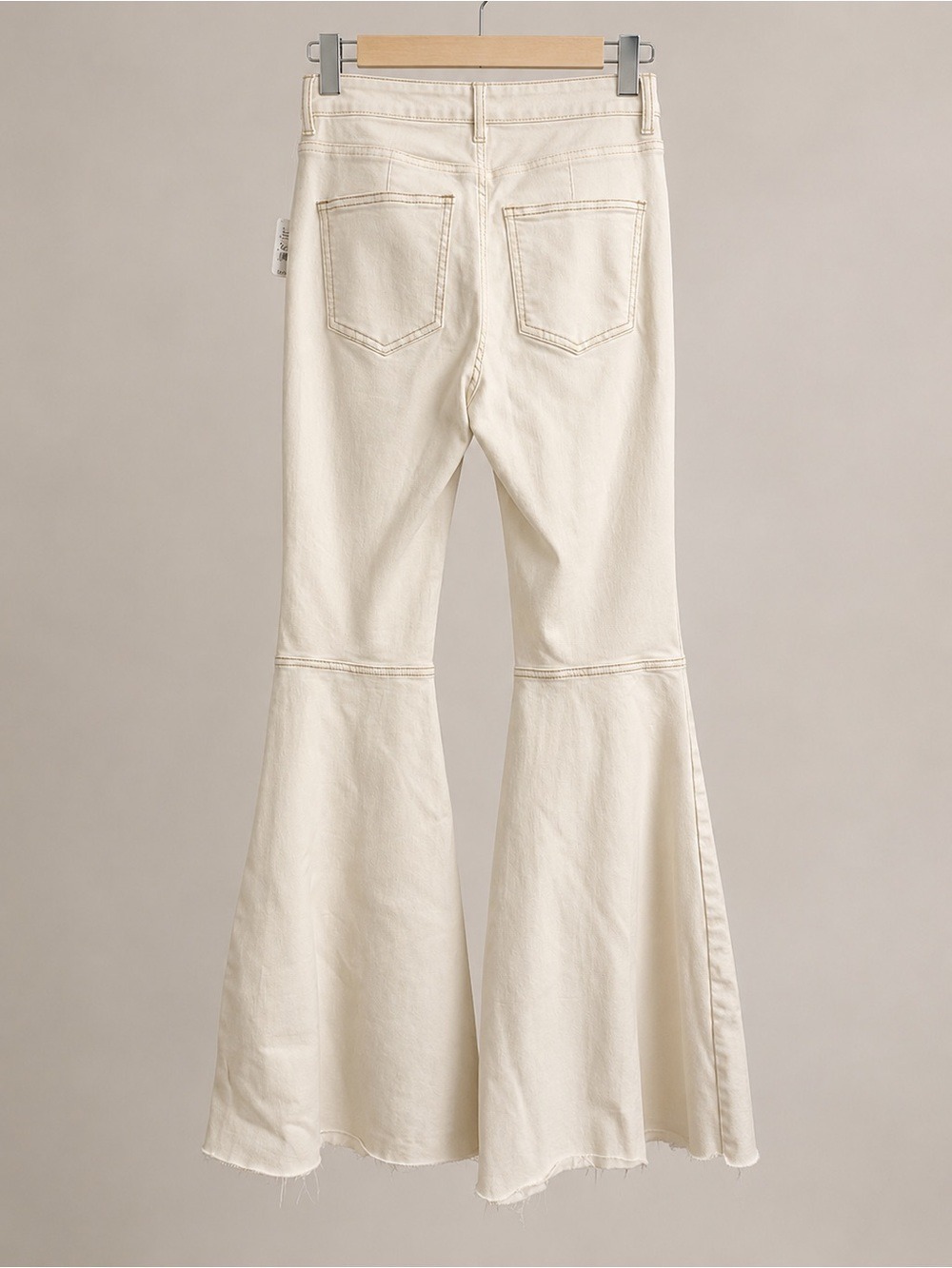 We The Free Just Float On Flare Jeans Heavenly White Size 26 NWT - Picture 4 of 6